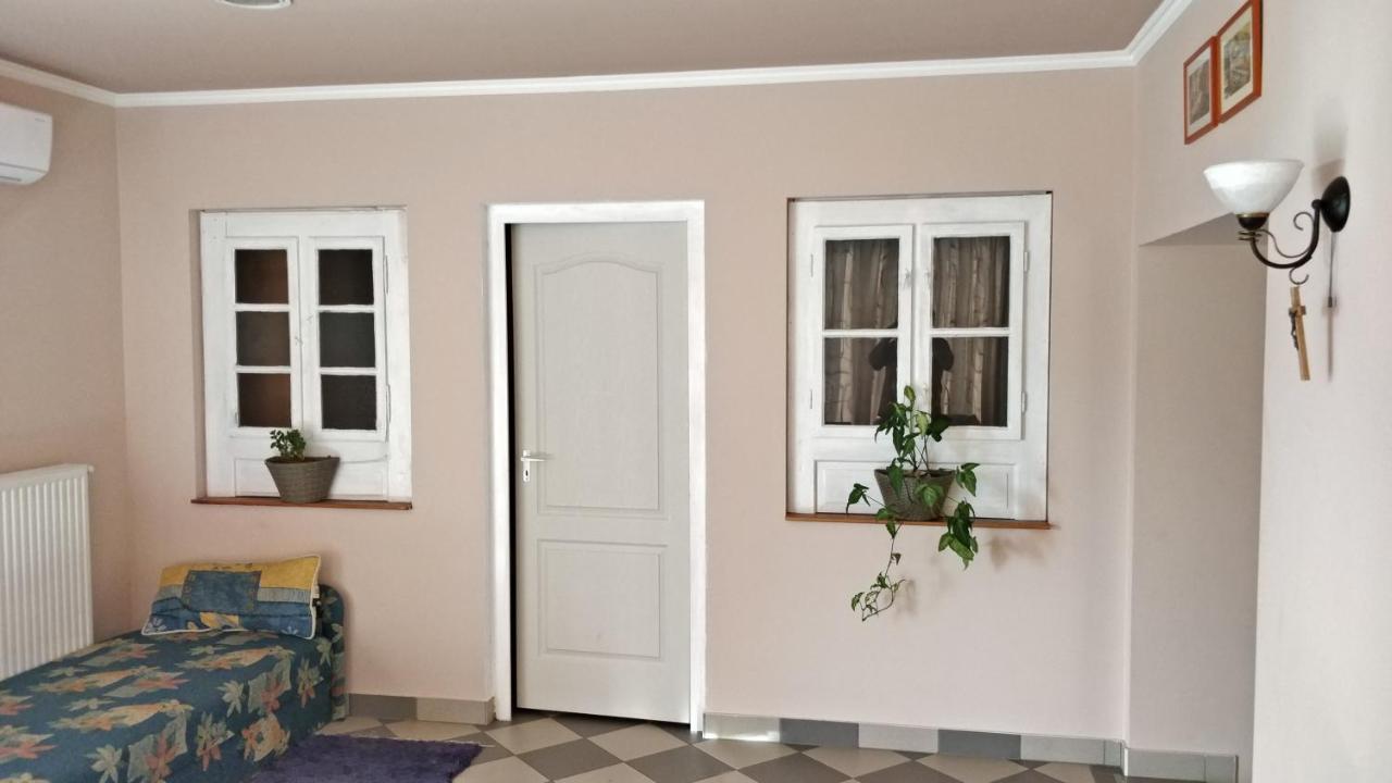 Novakporta Vendeghaz Apartment Lakhegy ภายนอก รูปภาพ